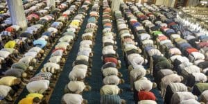 1564751060 sholat tarawih 23 rakaat selama 7 menit di indramayu 190507a