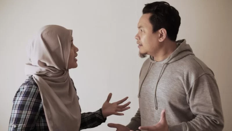 Suami istri bertengkar 1730801169